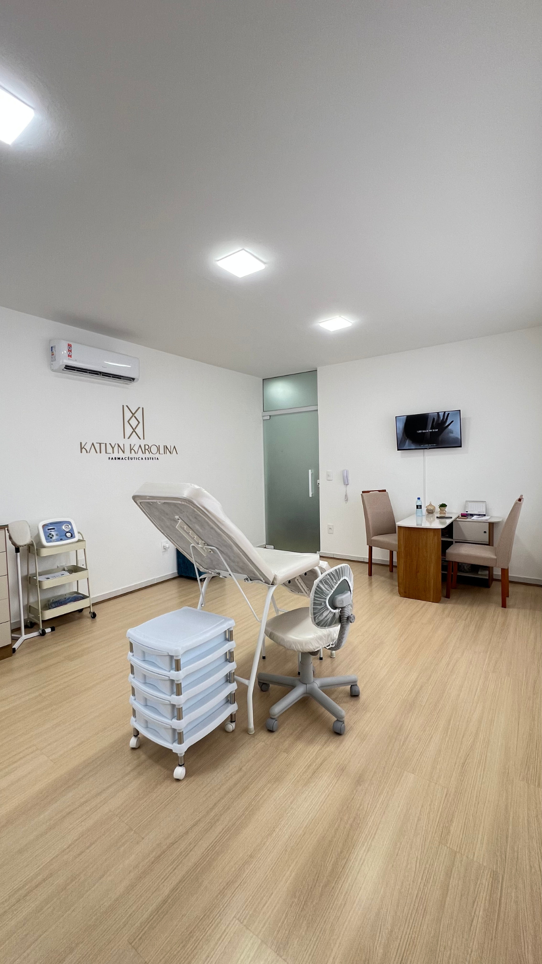 Consultório completo com área de atendimento