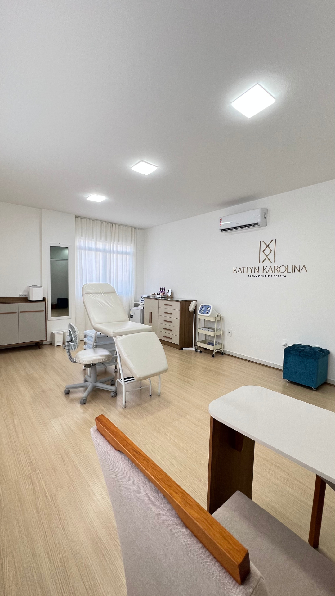Consultório equipado Katlyn Karolina